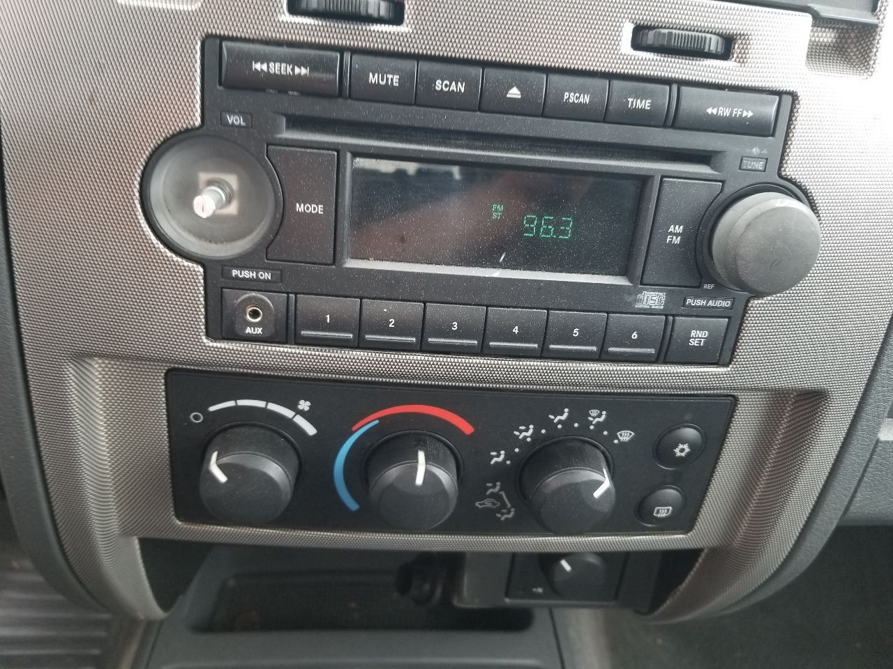 06 2006 DODGE DAKOTA SLT RADIO AUDIO RECEIVER 05064173AD