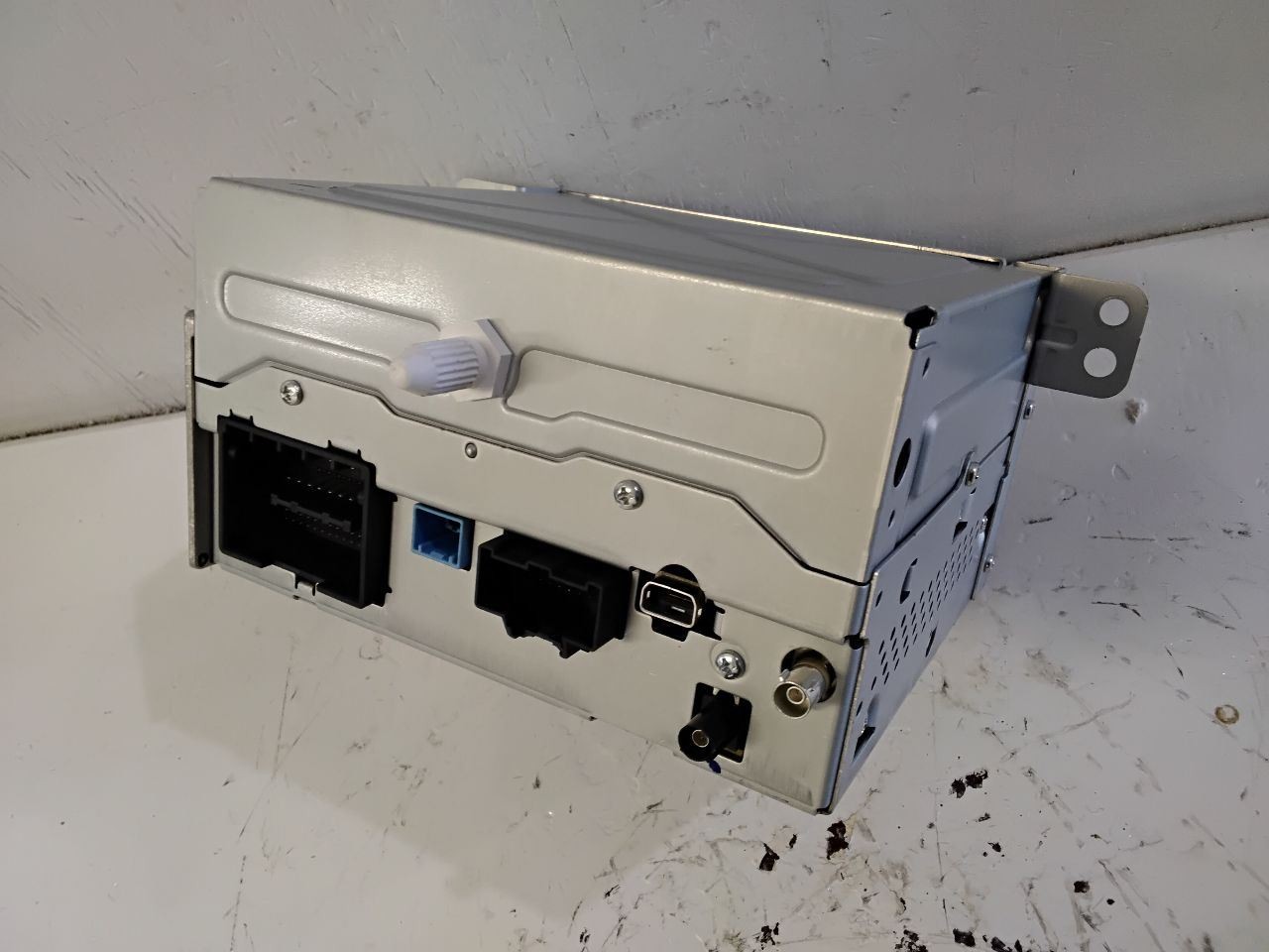 2016-2017 Chevy Equinox Radio Receiver AM FM MP3 USB Opt UFU ID 84064074
