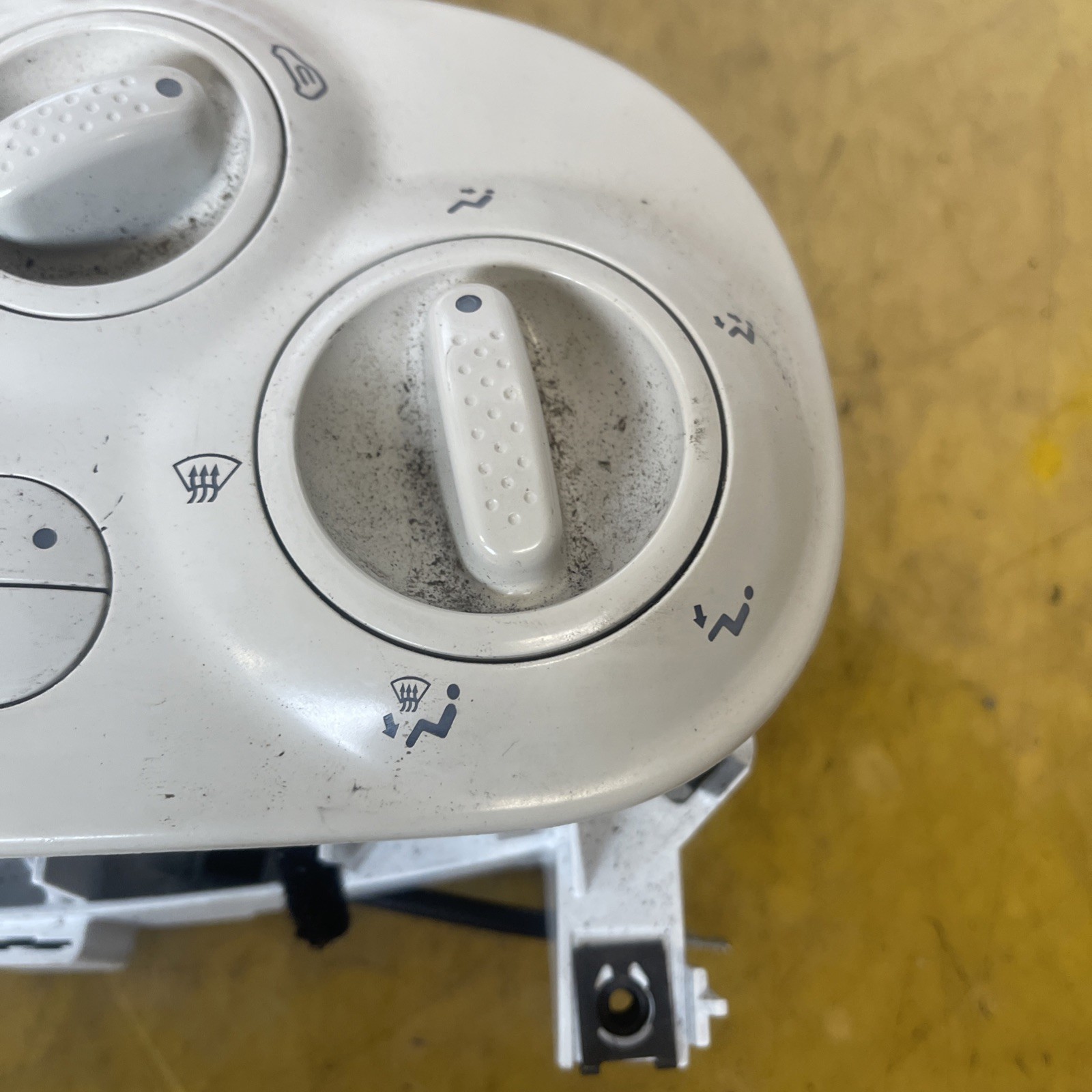 Fiat 500 Heater Control Panel Heater Controls White 3 Door 2007-2024 Ref 305