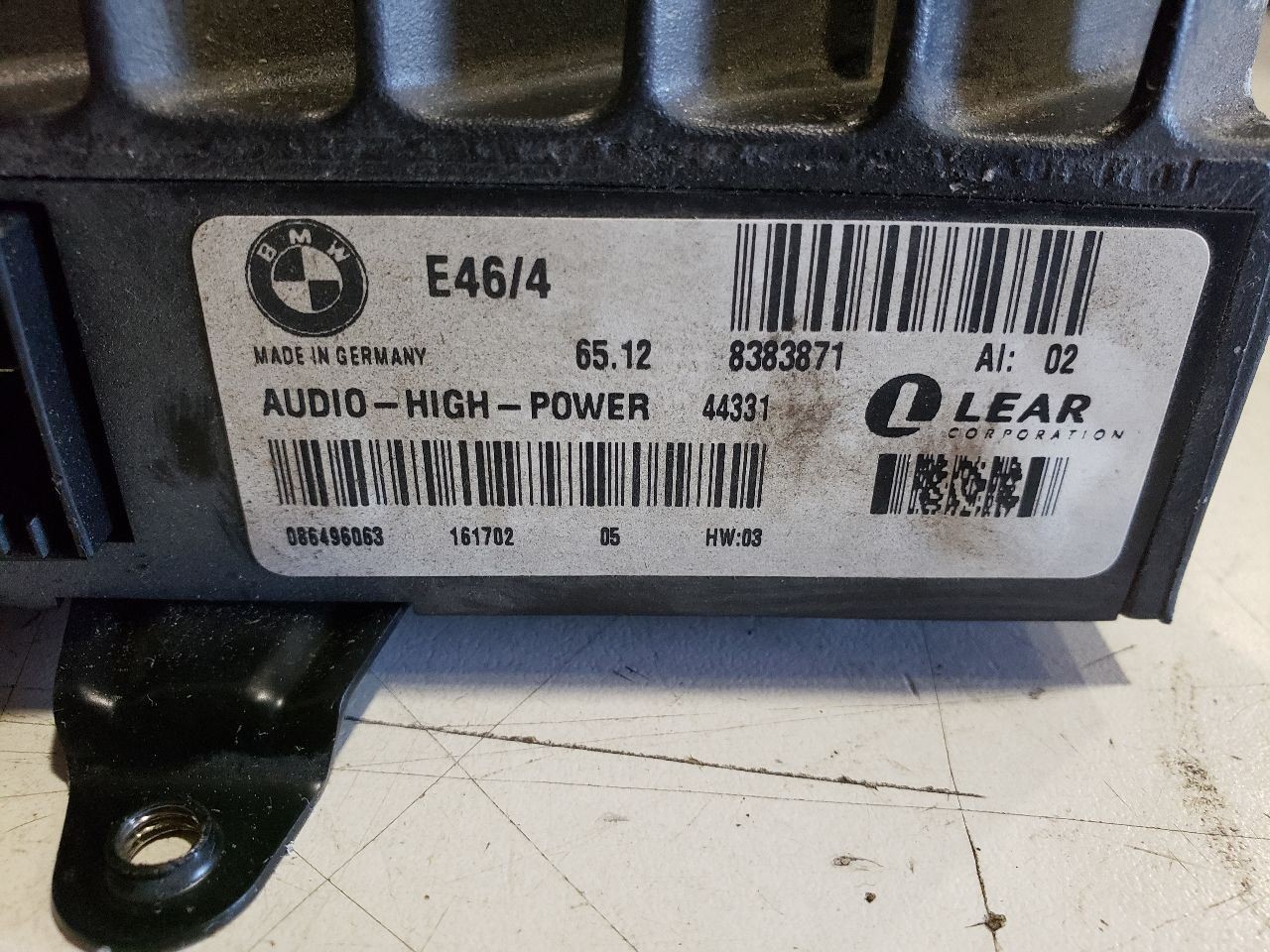 (E46/4 Lear) Amplifier – 2005 BMW 325I E46 Sedan – OEM 8383871