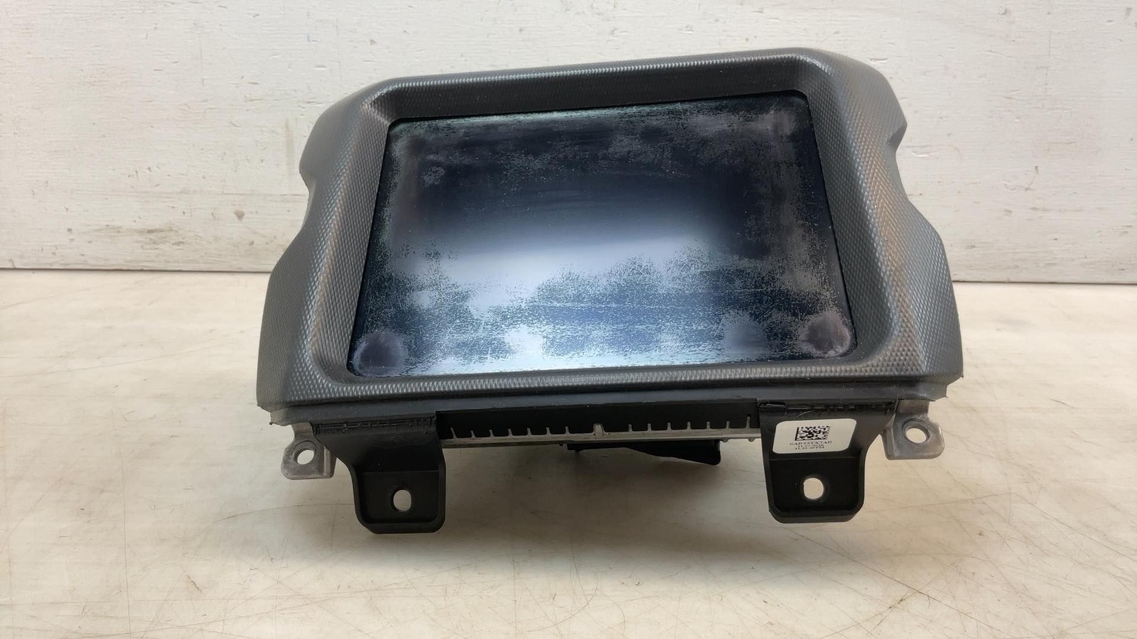 Jeep Wrangler JL OEM 8.4 Touchscreen Radio w Trim Panel 2019-2020 096885