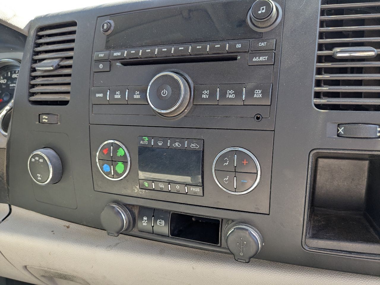 Audio Equipment Radio AM-FM-CD-MP3-USB Fits 11-21 EXPRESS 2500 VAN 2278505