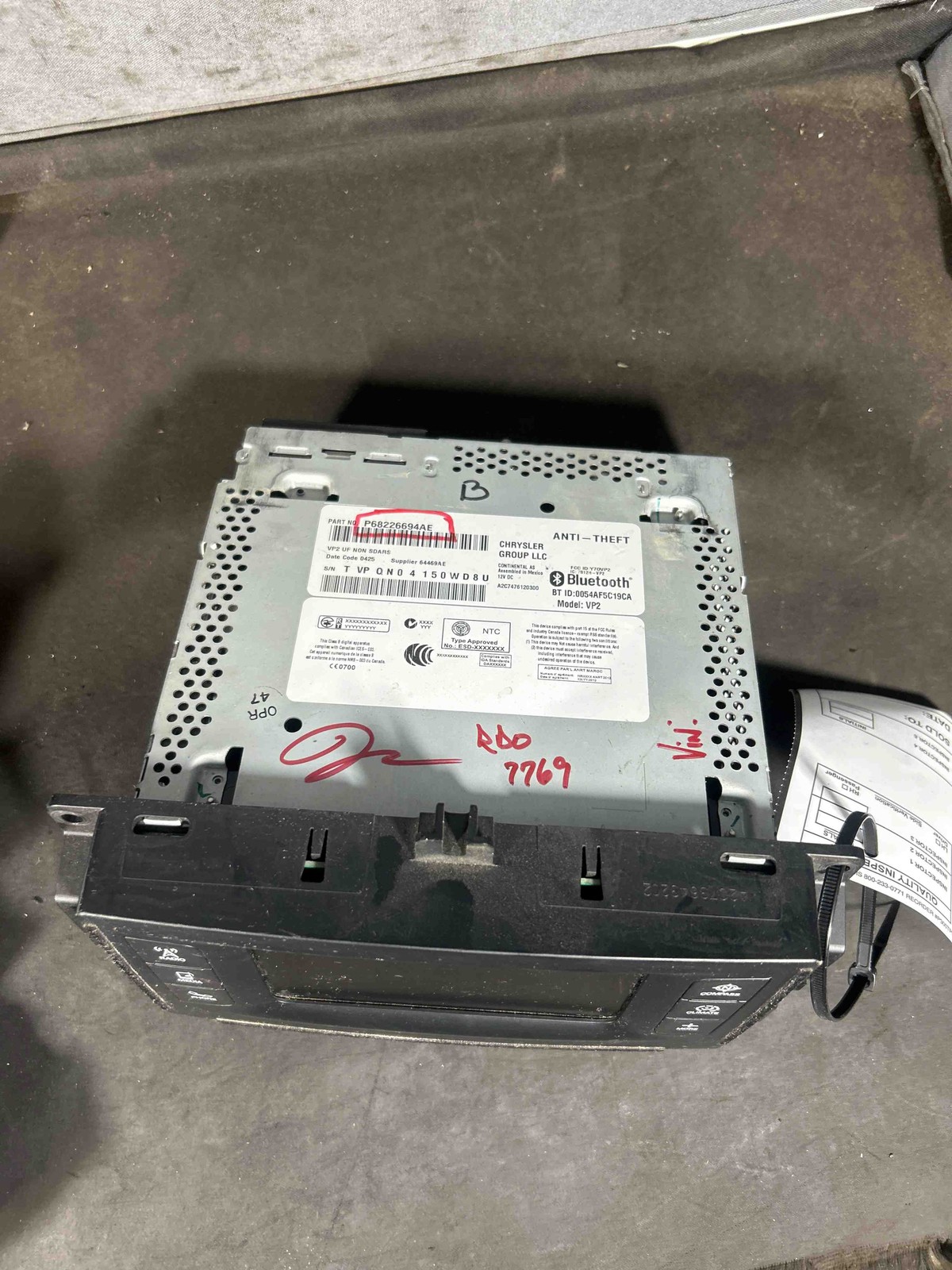 Fits 2015 Chrysler 200 Radio Receiver & Display OEM:68226694AF