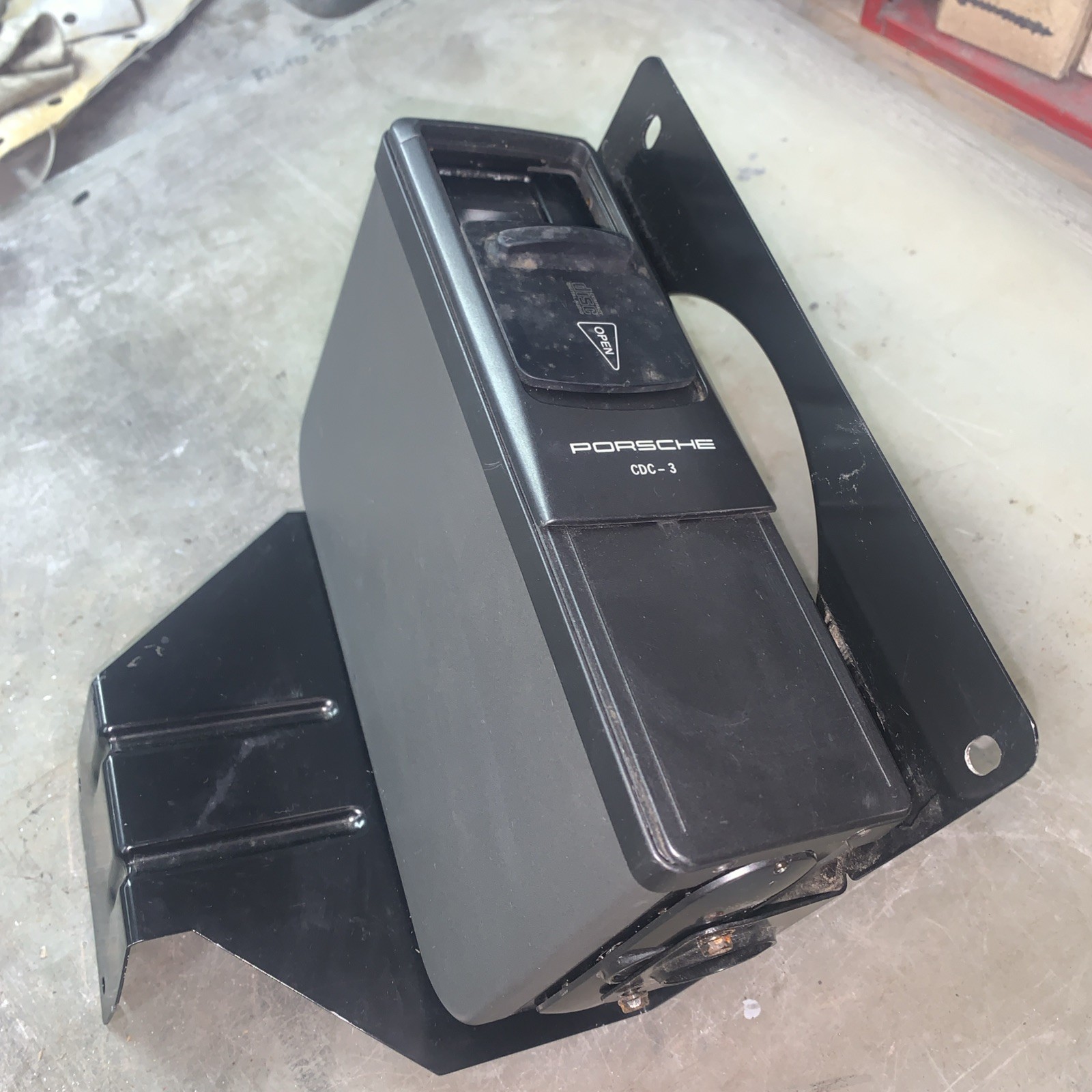 Porsche 993 986 996 CDC-3 CD changer With cartridge Becker 6 Disc changer