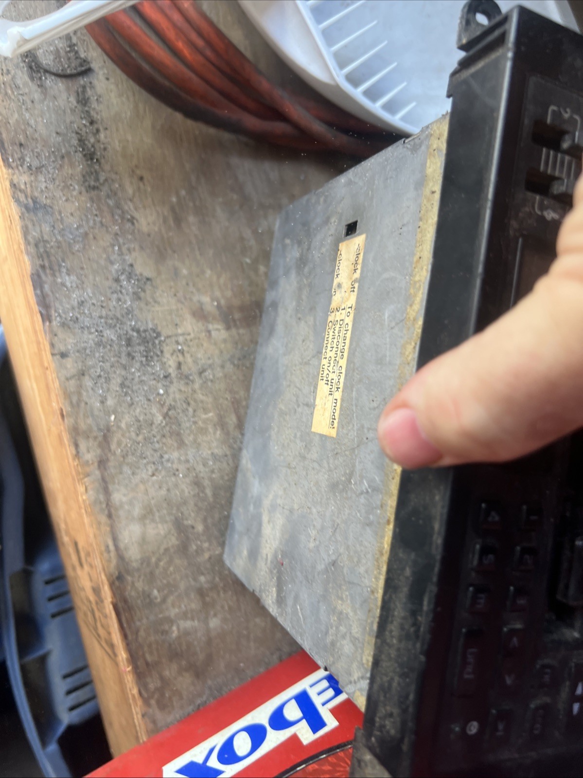 Volvo Radio Cr 712 PN 3523509 we Do Not Know If This Radio Works Or Not