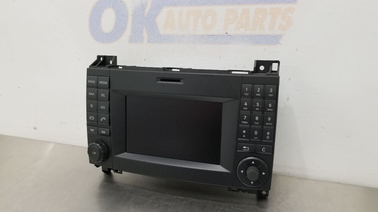 17 MERCEDES BENZ METRIS RADIO AUDIO RECEIVER 5.8″ DISPLAY 4479009005