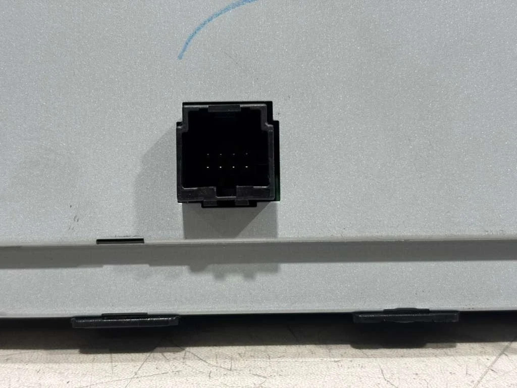 2018-2020 Chrysler Pacifica Radio Information Display Screen Panel 68316174AB