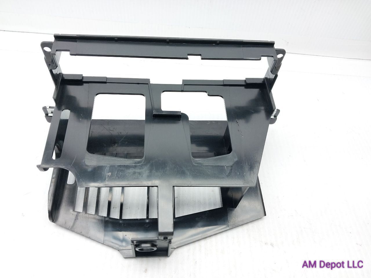 2000 BMW 330xi 330i 325i 325xi E46 Instrument Panel Radio Support Bracket Upper