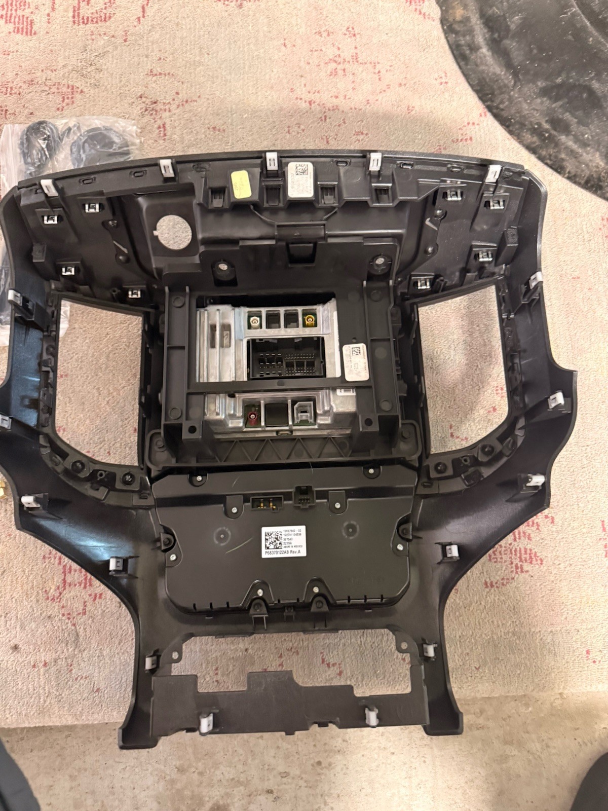 2019 RAM 2500 Uconnect 5” VP2 Radio unlocked And AC Control Assembly