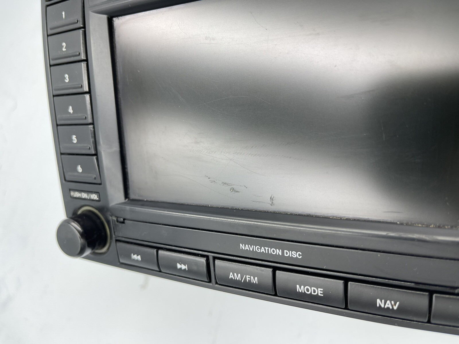 Chrysler Dodge Durango Charger Magnum 6 CD Navigation Screen Radio 05064184AC