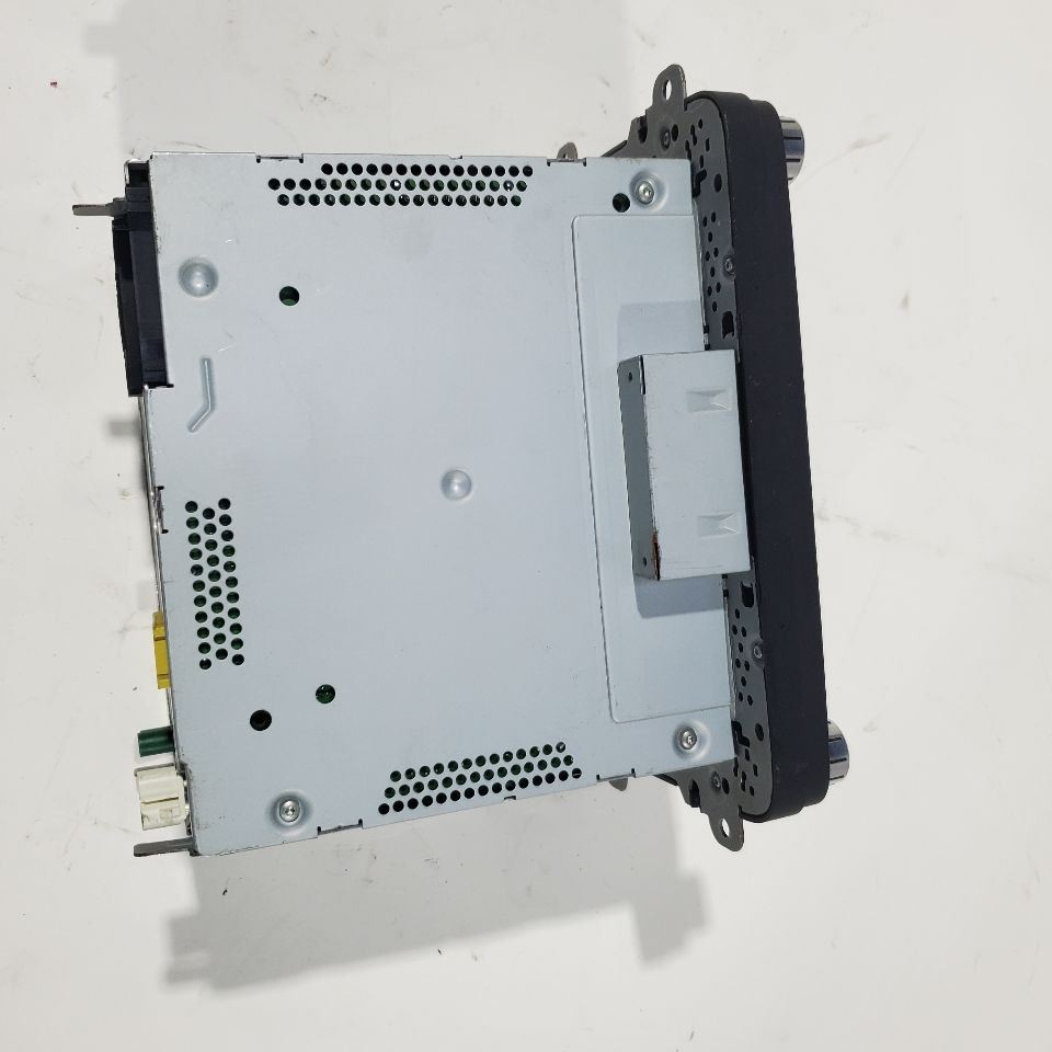 2015 Volkswagen Passat OEM Radio Receiver 1k0035188f