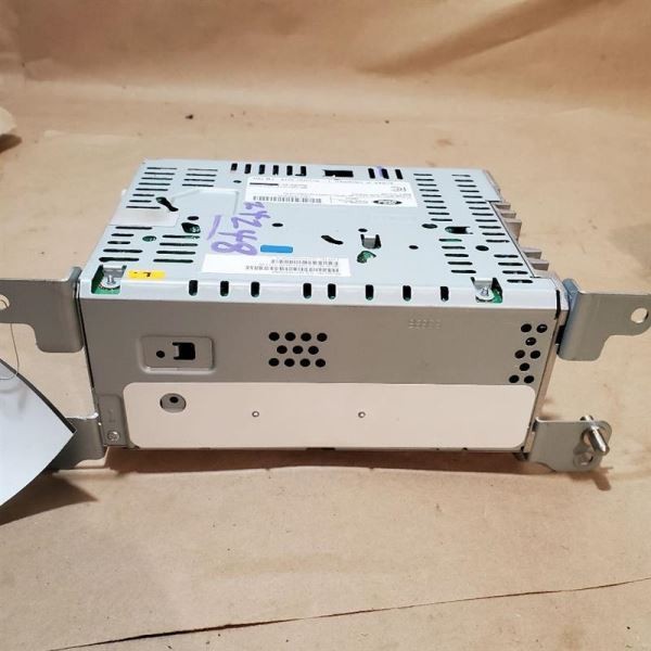 Audio Equipment Radio Receiver AM-FM-CD-MP3 Fits 20 FUSION 268235