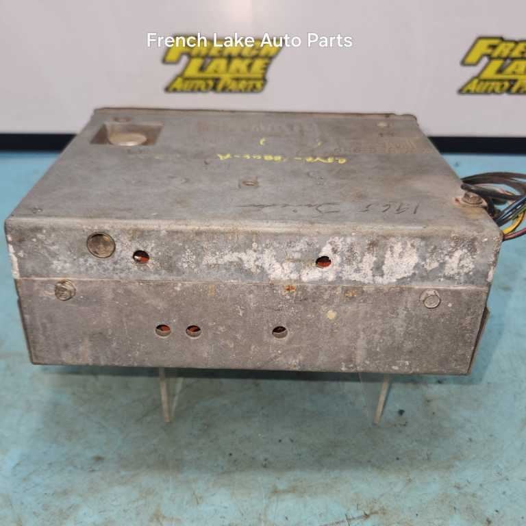 FORD PUSH BUTTON RADIO FOR PARTS OR REPAIR FITS 1965 LINCOLN 1227694