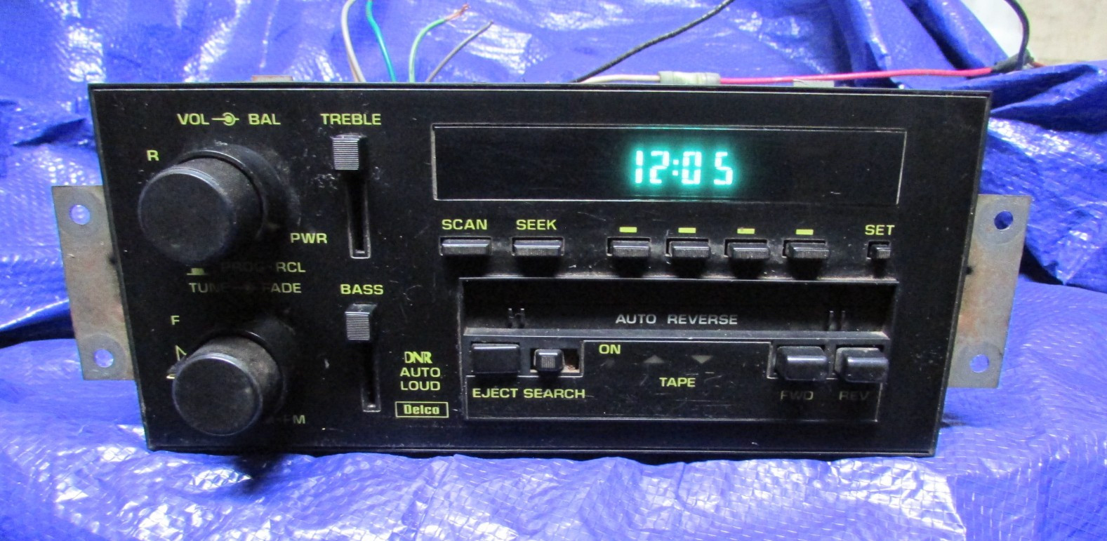 1990-1992 Camaro Z28 RS Yellow Print Delco AM FM Radio CASSETTE Player GM OEM