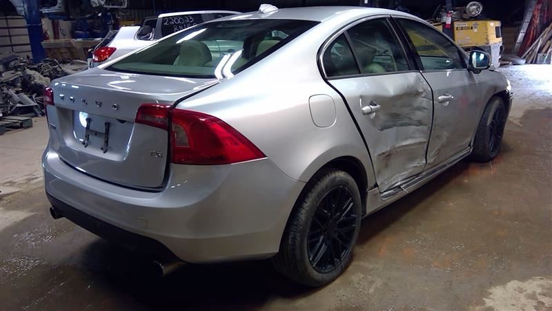 Radio and Temperature Control S60 Control Panel Fits 11-13 VOLVO 60 SERIES 91549