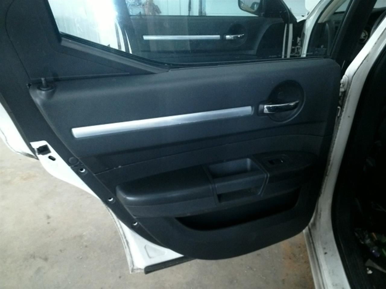 Audio Equipment Radio Display And Receiver Radio ID RES Fits 08-10 300 104889098