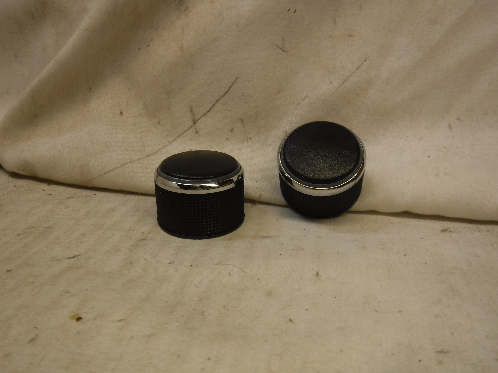 08-10 Dodge Avenger Durango Sebring Radio Cd Knob Set P05091115AB RES CAX55