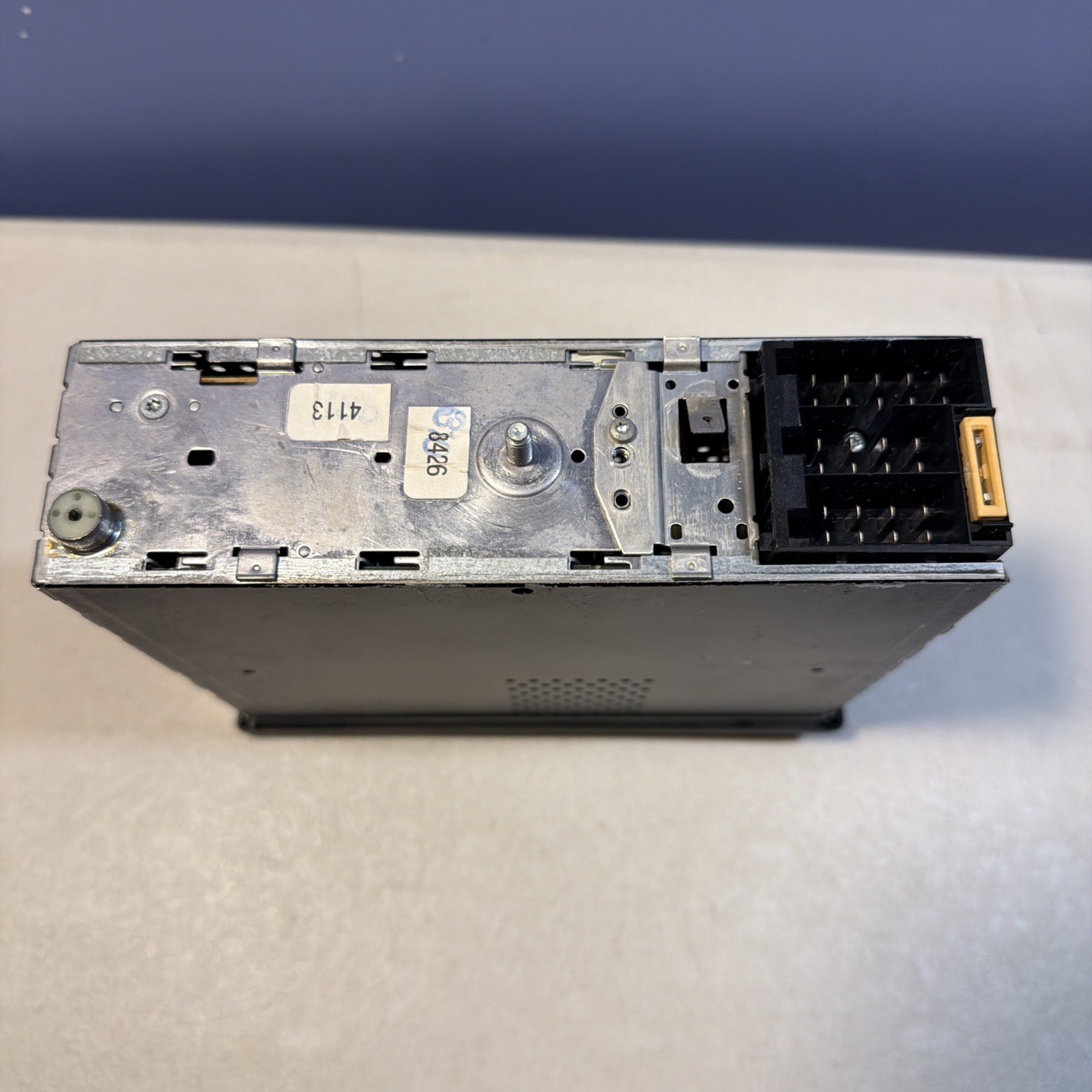 AUDI beta CC Compact Radio Cassette Module 8640846080 4a0035152 -not tested code