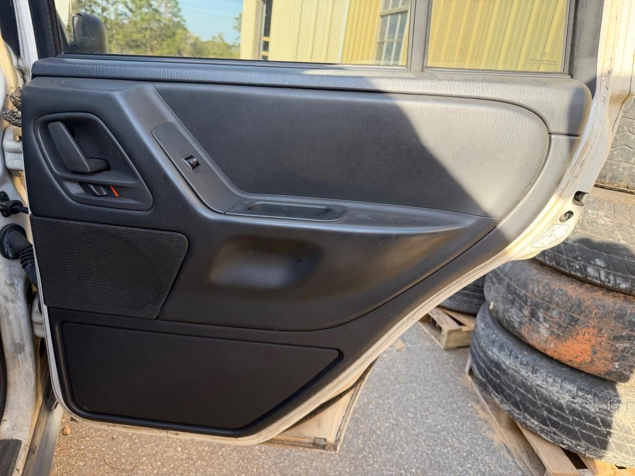 Audio Equipment Radio Am-fm-integral 6 CD Changer Fits 05-06 08-10 VIPER