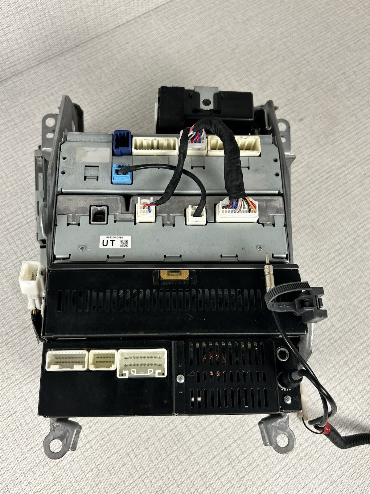 READ!!!06 – 09 LEXUS IS250 IS350 NAVI RADIO GPS STEREO UNIT SCREEN 86111-53050