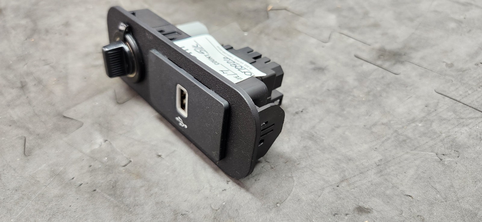 2015-2023 Ford Mustang USB Port Charger – OEM