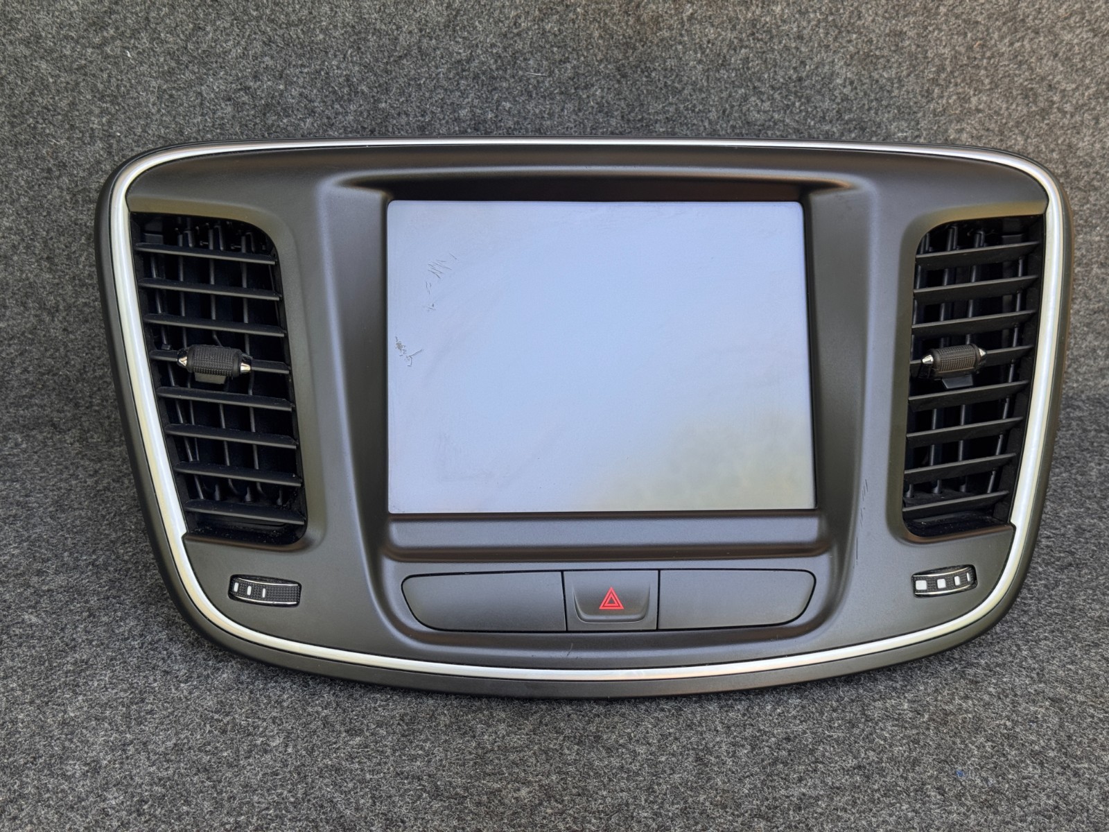 2015-2017 CHRYSLER 200 8.4 VP3 NA UCONNECT AM FM RADIO CLIMATE W/ BEZEL OEM