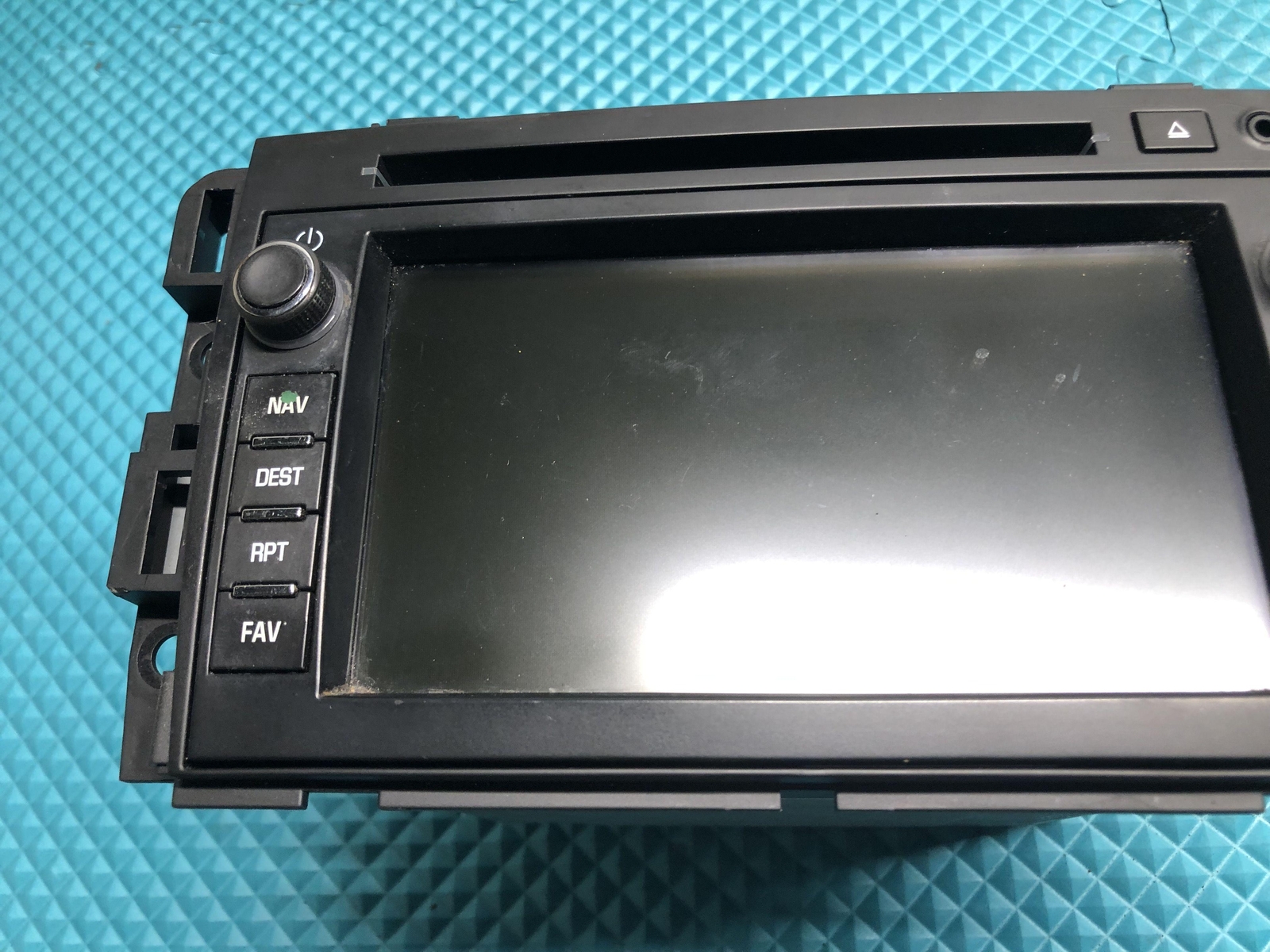 07-12 BUICK ENCLAVE RADIO NAVIGATIONCD PLAYER 25925495 May Need Programming