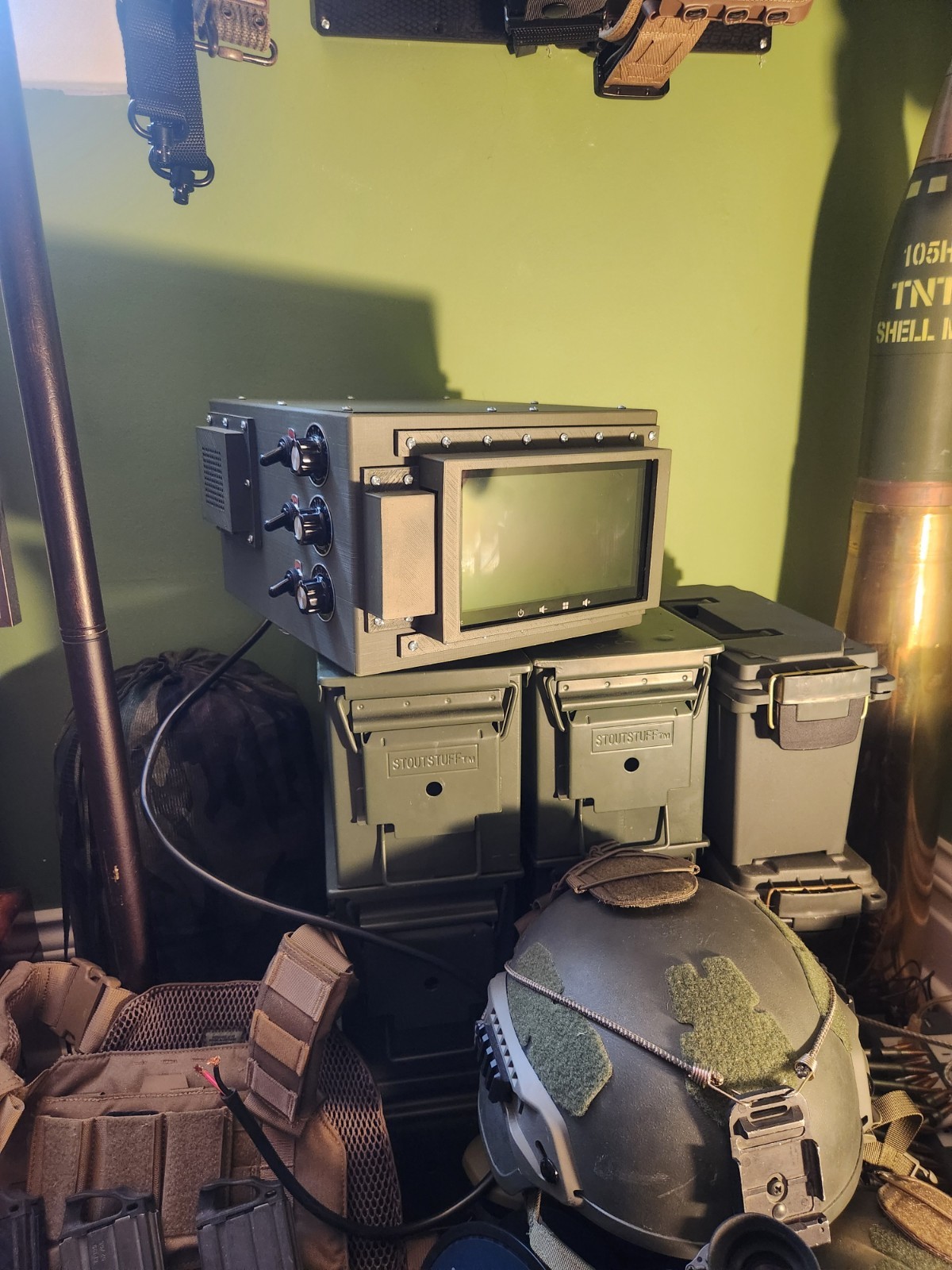MPIS-400 Infotainment System for HMMWV / 24V Military Vehicles. All In One Unit