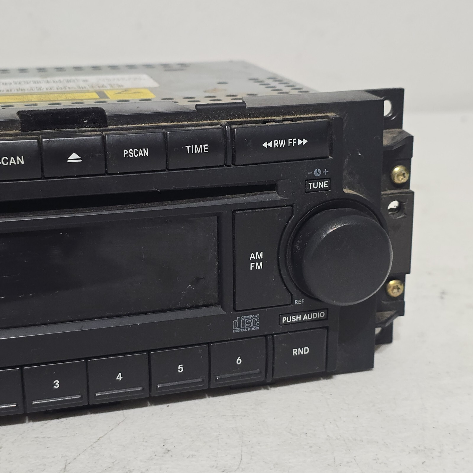 2005-2008 dodge dakota AM/FM CD stereo radio P05091710AE OEM 05 06 07 08
