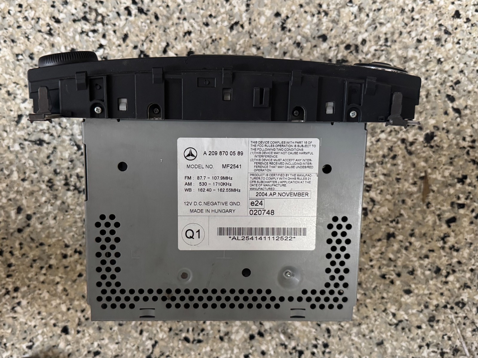 05-09 Mercedes W209 CLK500 CLK55 AMG Command Head Unit Radio Navigation CD OEM