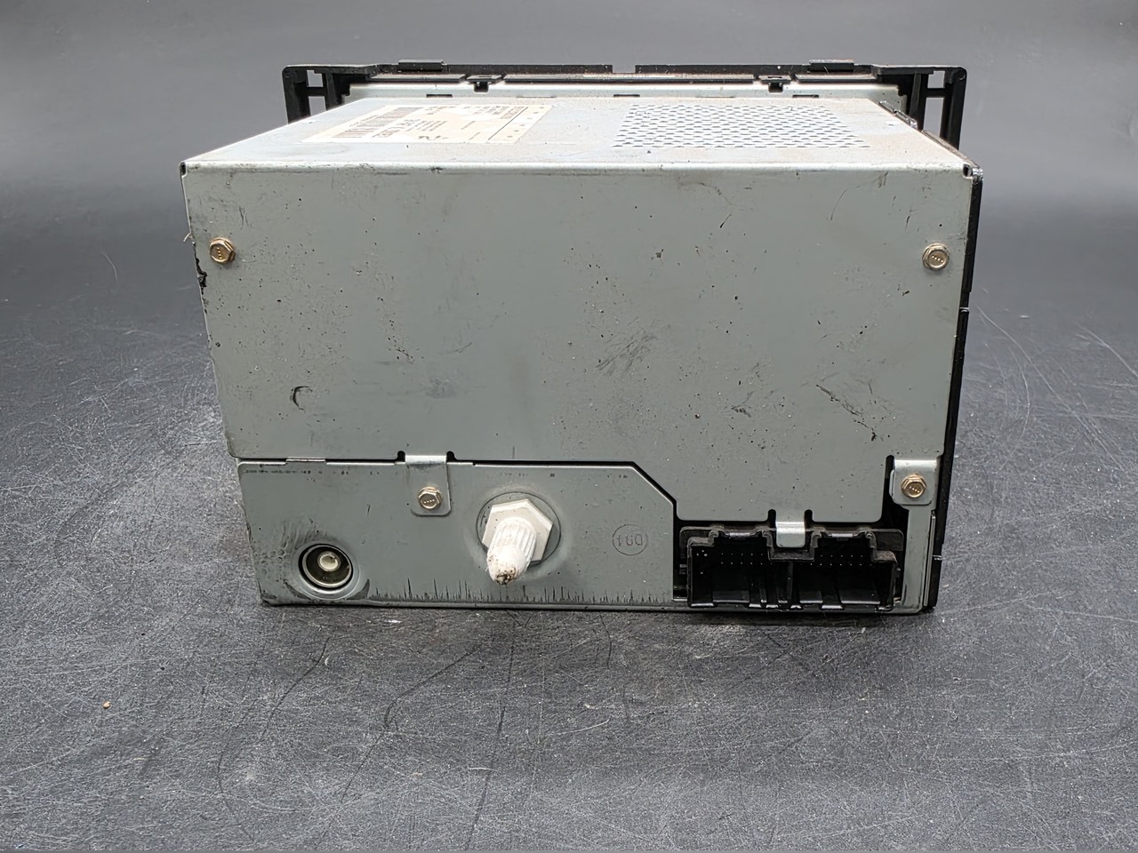 OEM 09-10 Chevy Cobalt AM/FM CD Radio 20919528 Used