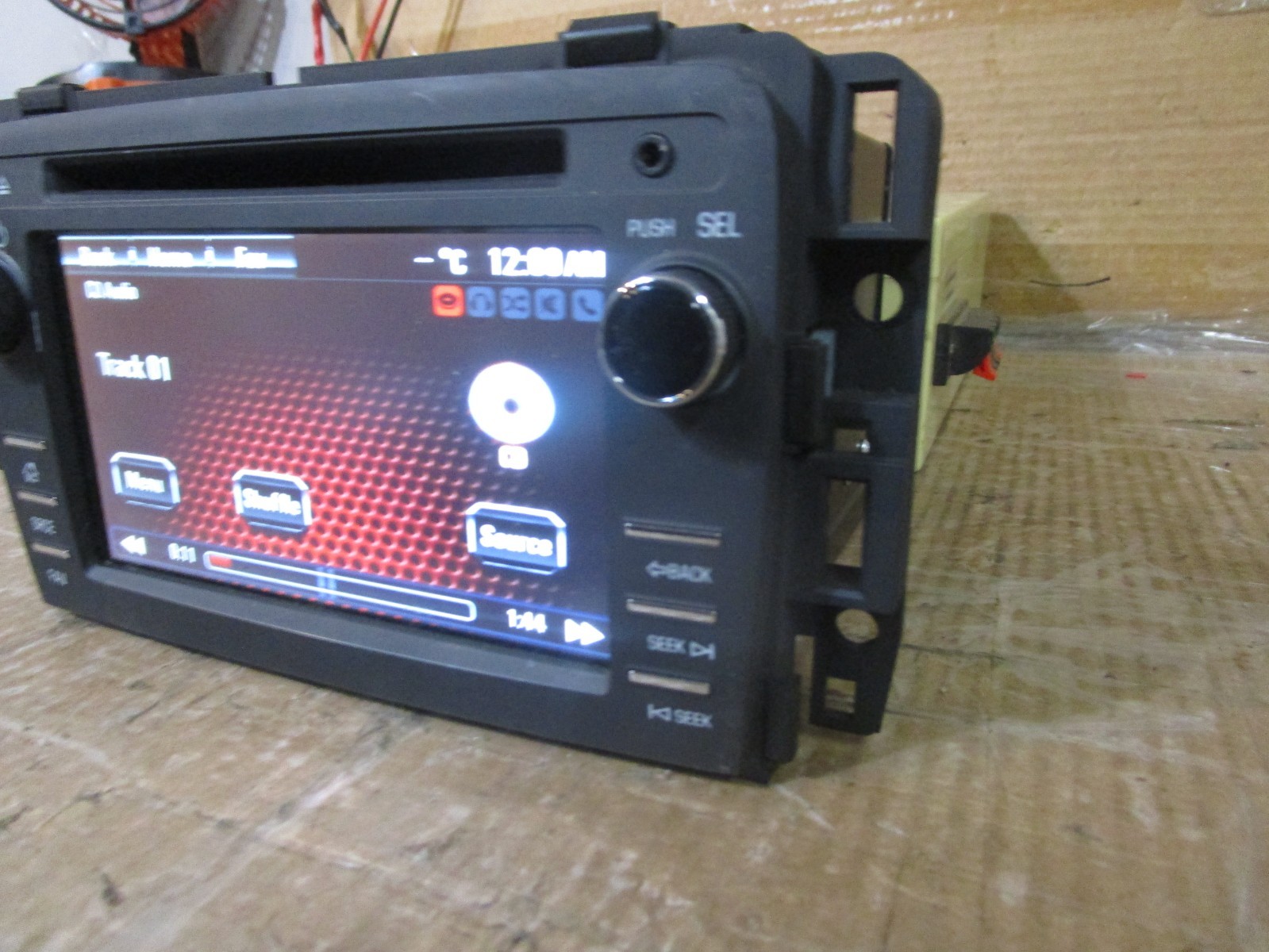 13 14 GMC Acadia Radio Stereo CD Player Receiver Display Screen 23193681