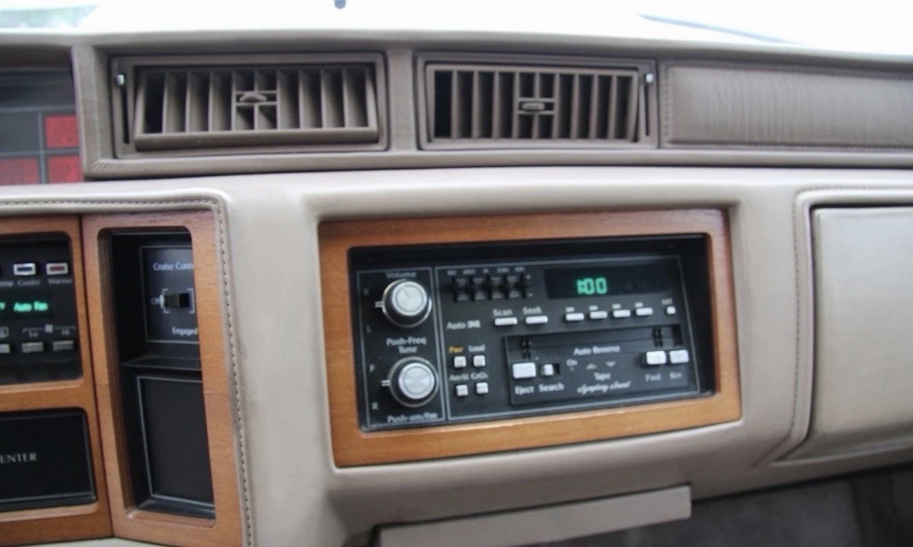 AC Delco 16127076 Symphony Sound AM/FM Cassette Radio OEM GM Stereo