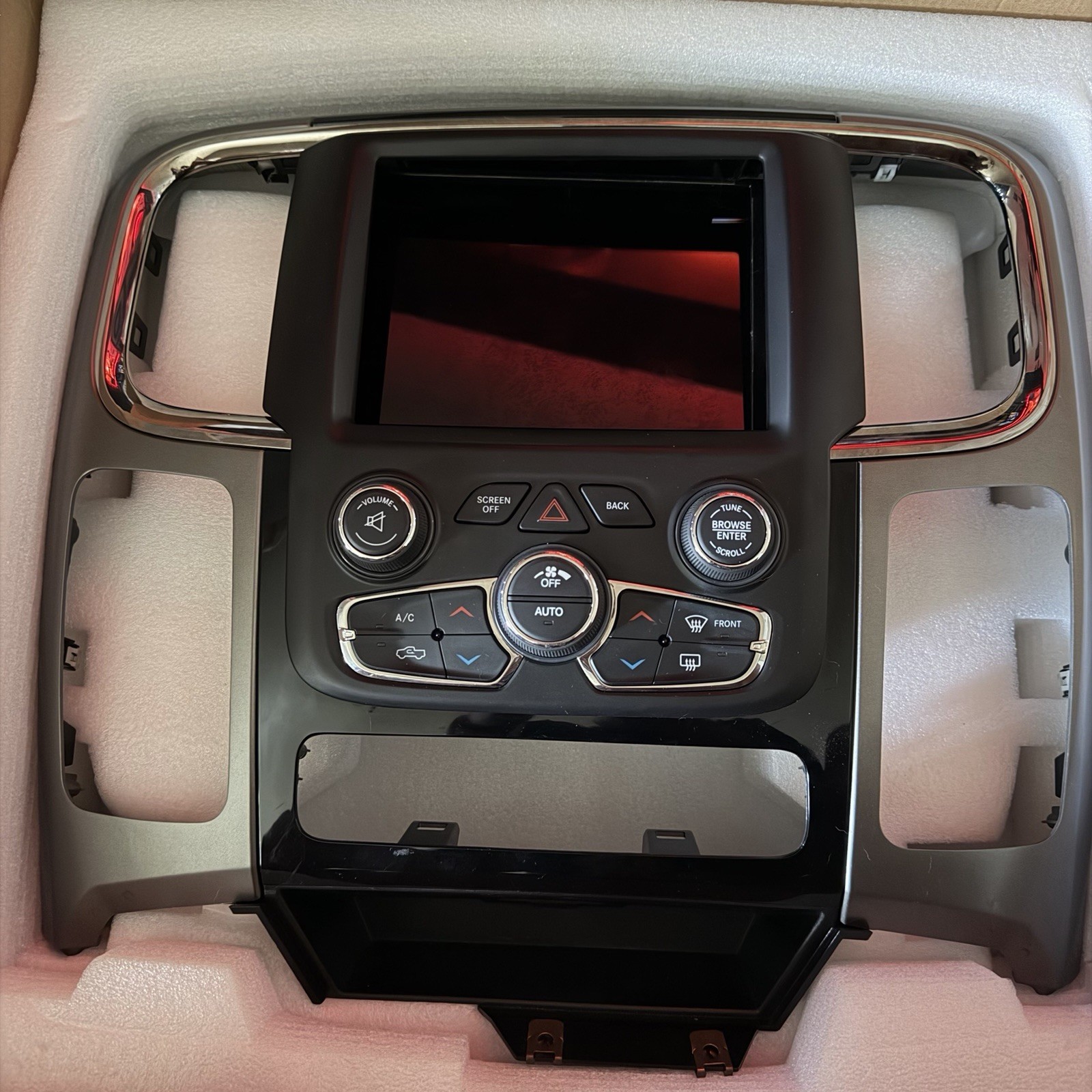 Uconnect 4C UAQ 2018-2020 RAM 1500 Touch Screen Radio 8.4″