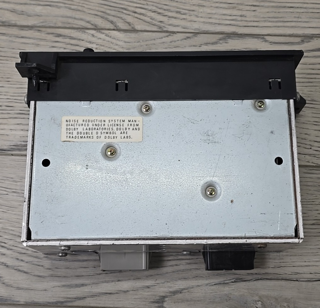 Chrysler Dodge Dolby Infinity Am/Fm Cassette Factory OEM Radio 4469320 *READ*