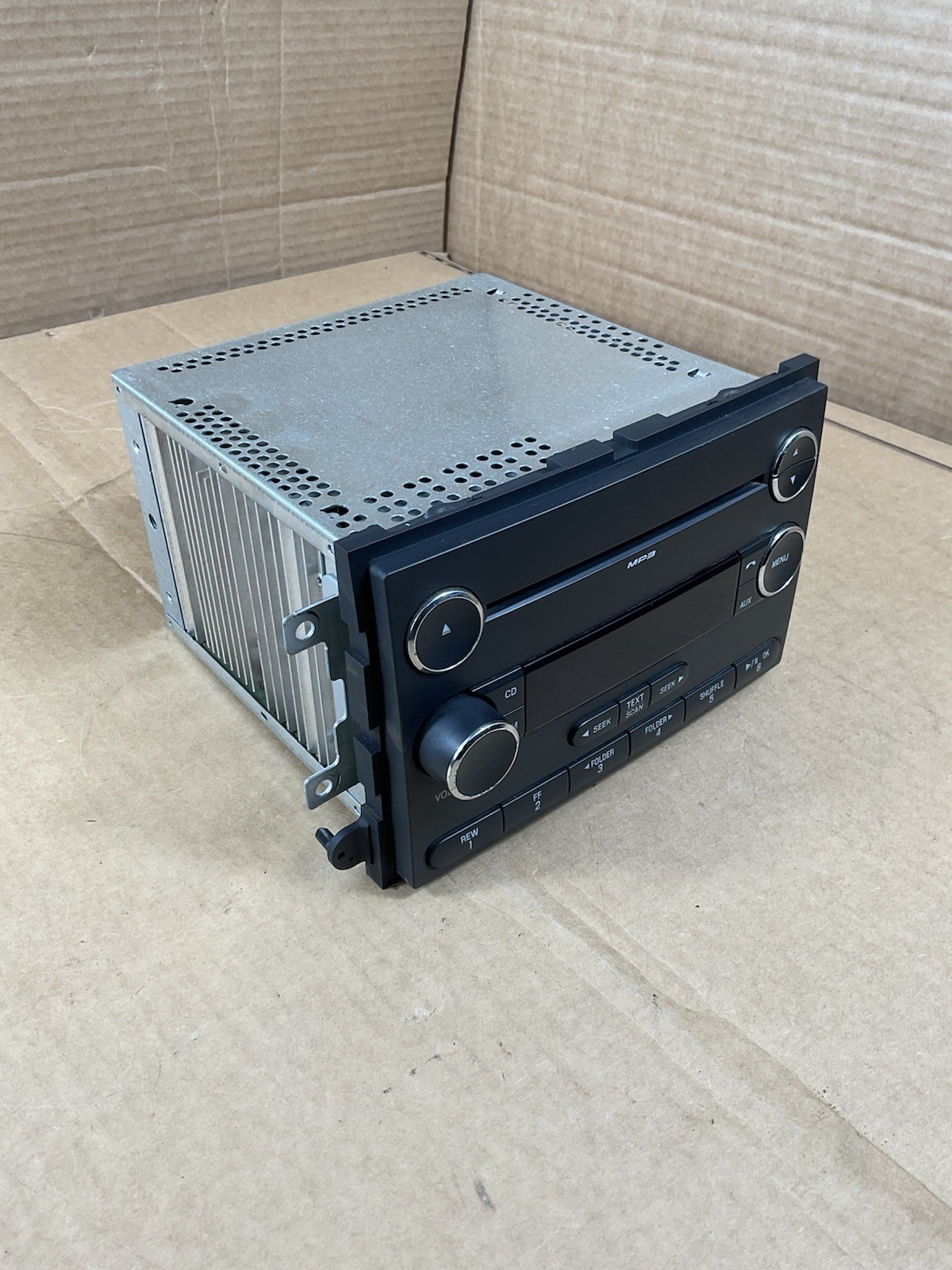 2011-2015 Ford F250 F350 F450 Super Duty OEM 12 Volt Single CD MP3 AM FM Radio