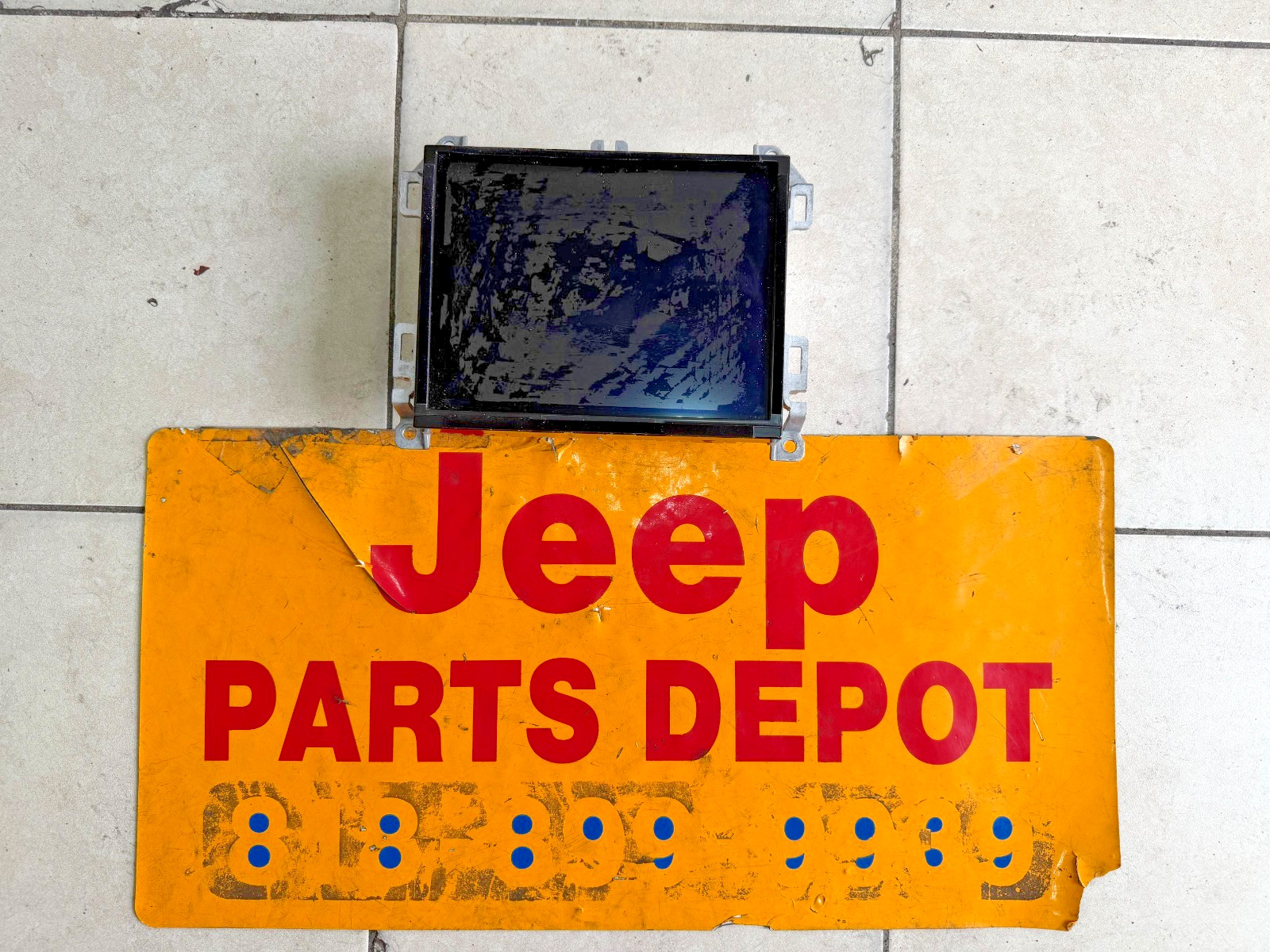 2018 2019 JEEP WRANGLER JL JLU 8.4″ U CONNECT RADIO SCREEN W/ BEZEL & CODE OEM