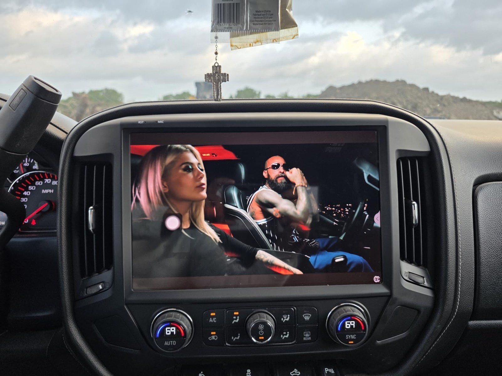 Car Radio Stereo Carplay For 2014-18 Chevrolet Silverado 4+64G 13.1in Head Unit