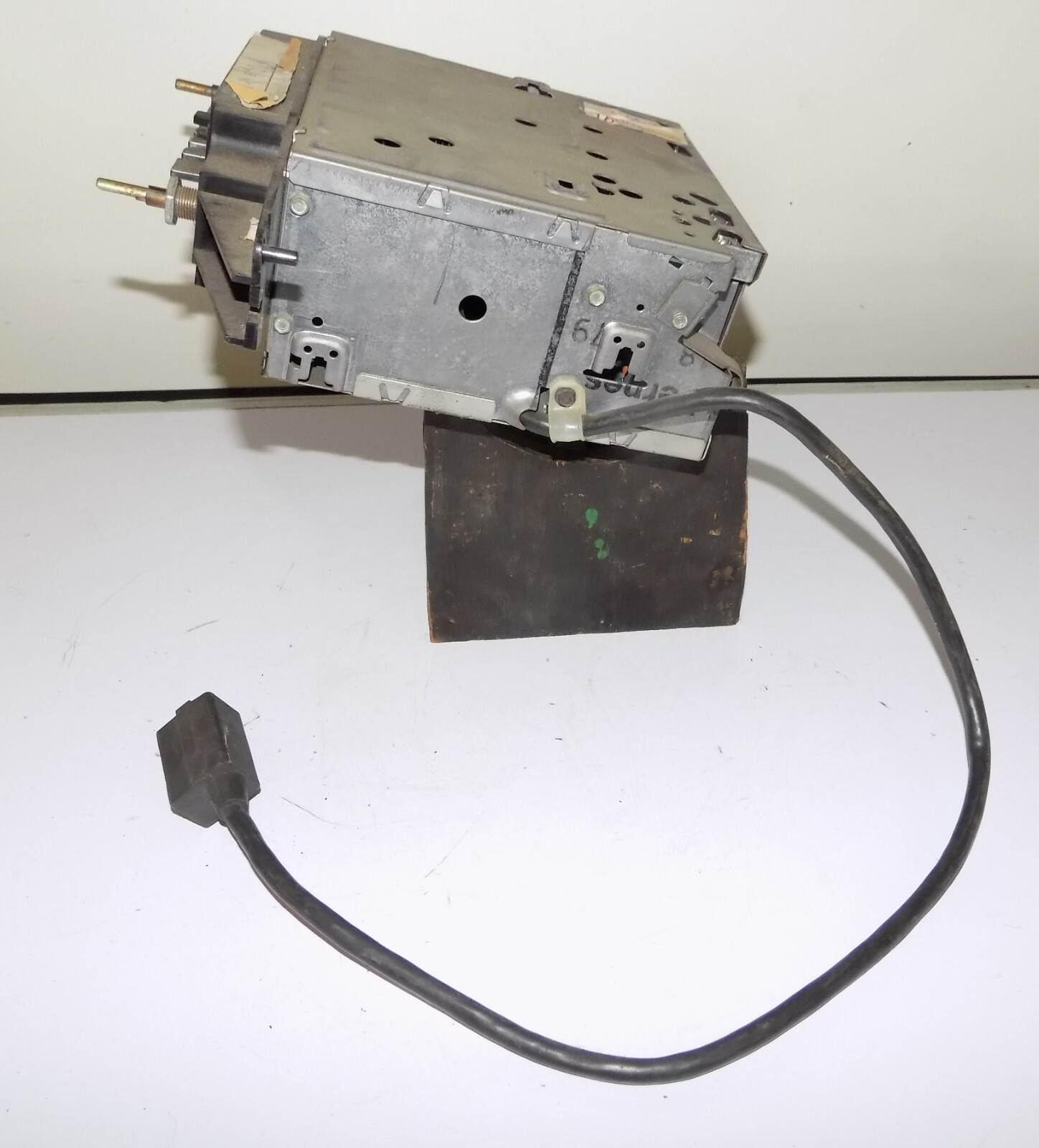 79 80 81 82 Cadillac Delco ETR DIGITAL DISPLAY AM/FM CB Radio STEREO
