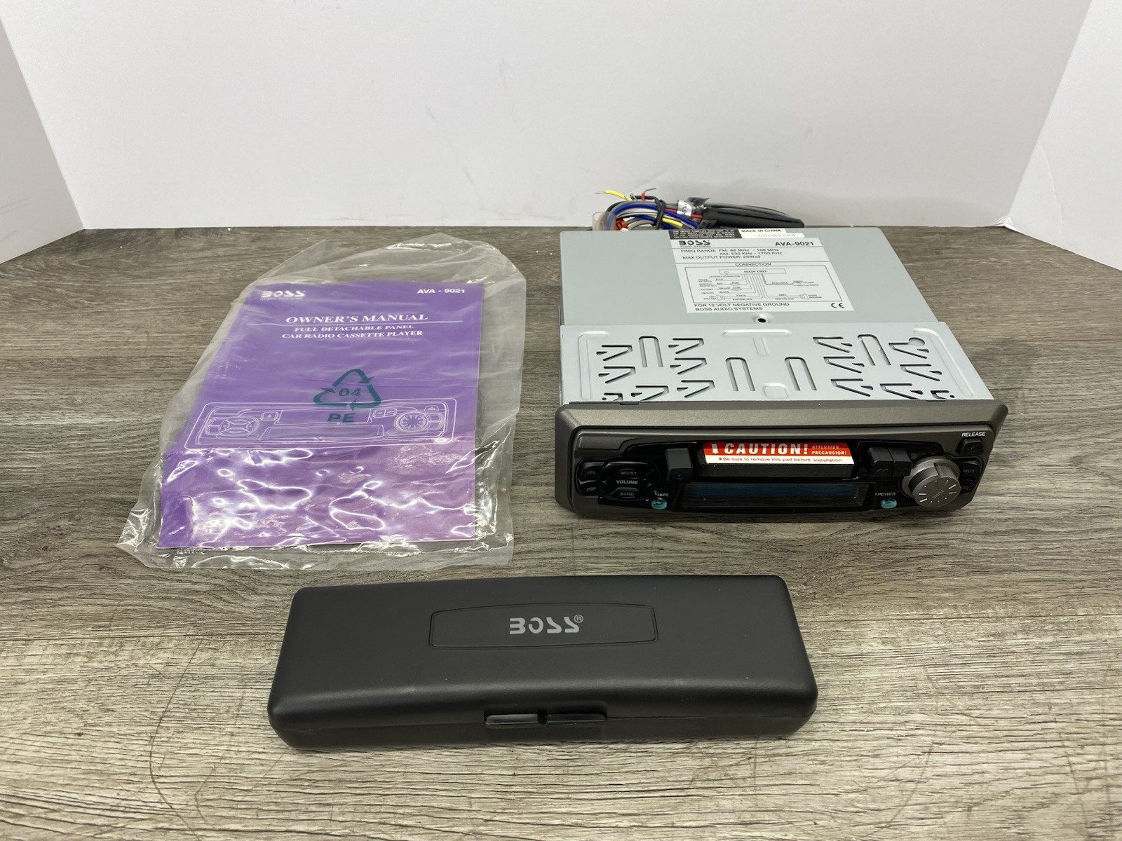 Boss AVA-9021 Automotive AM/FM Radio with Cassette Player – Detachable Face