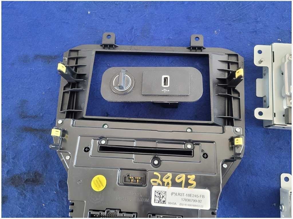 2023 Ford Mustang GT S550 Sync 3 Receiver Audio Face Plate Heat 2893
