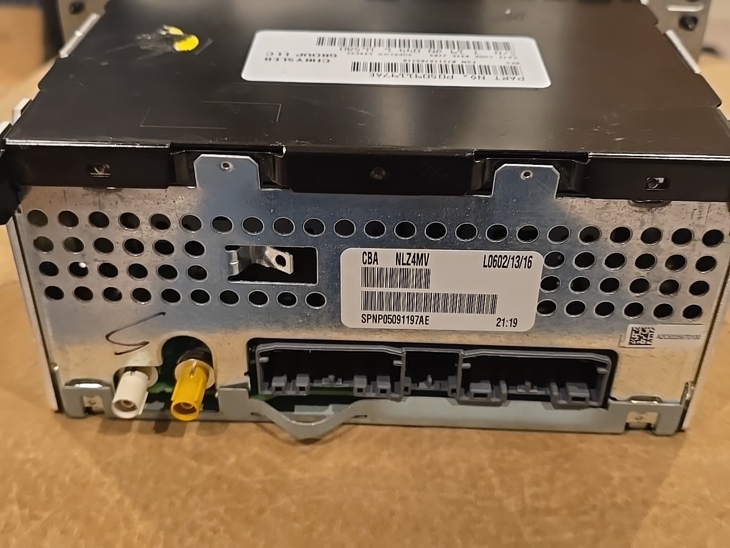 OEM Chrysler Dodge Jeep AM FM CD Player Sirius Satellite Radio Aux RES
