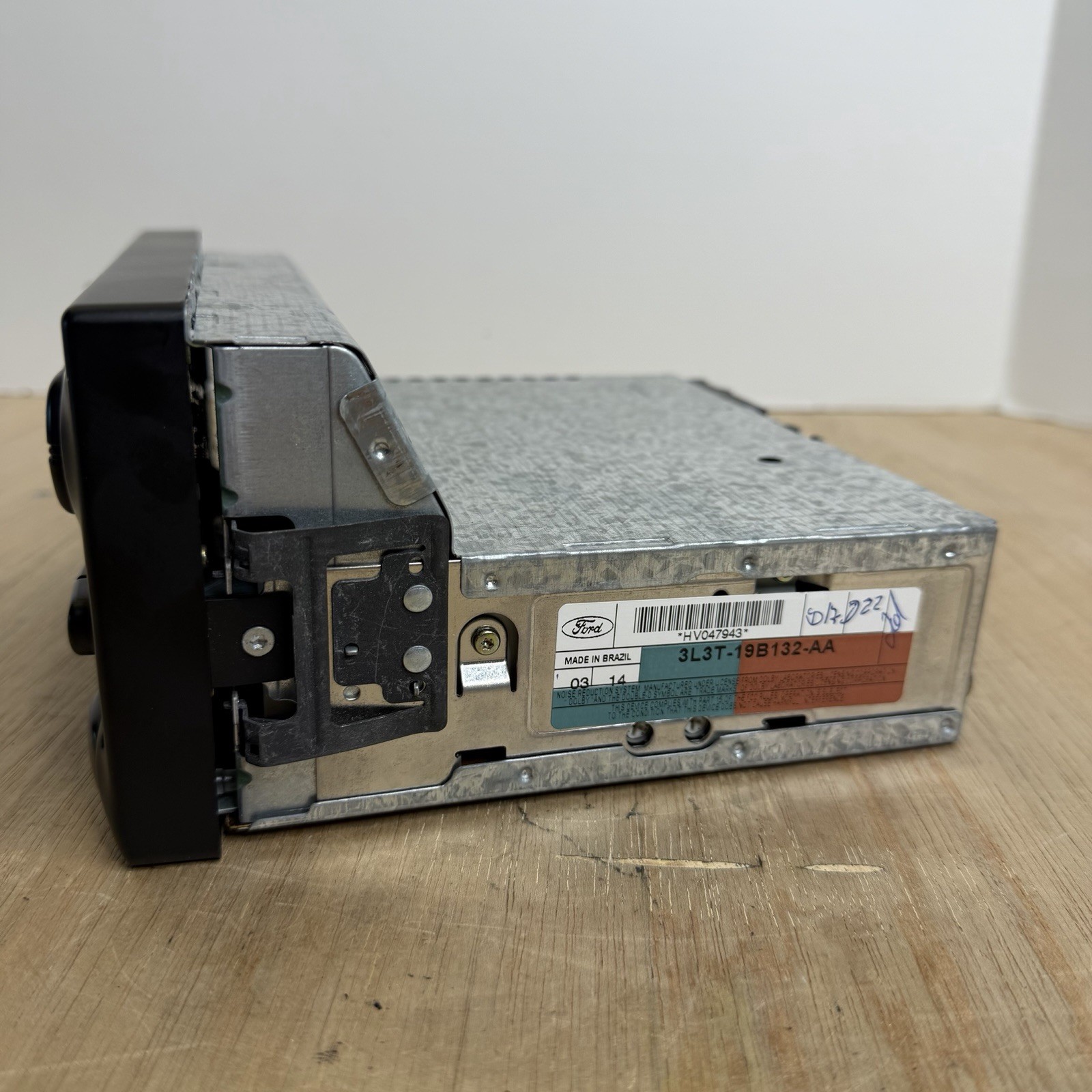2003 2004 FORD F150 GEUNINE OEM AM/FM CASSETTE RADIO 3L3T-19B132-AA