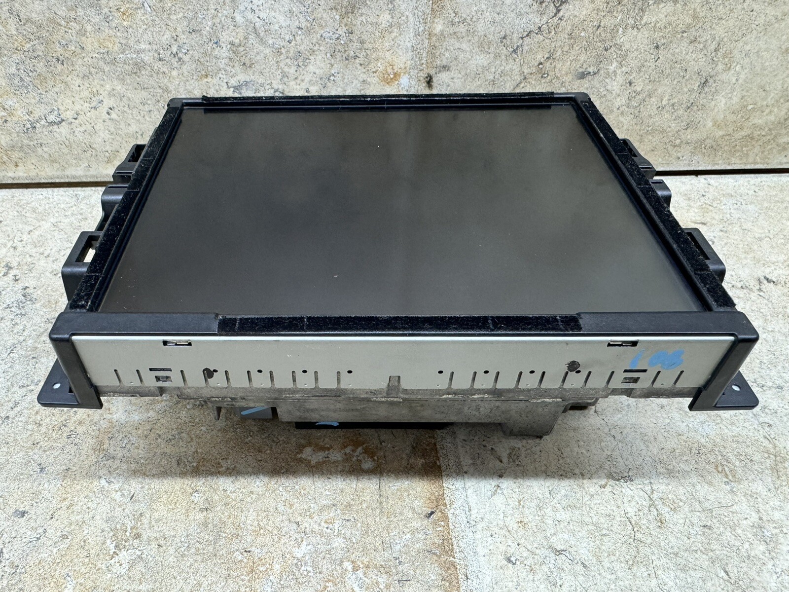 2014 -2017 DODGE DURANGO 8.4″ VP4 RADIO NAVIGATION UCONNECT SCREEN OEM