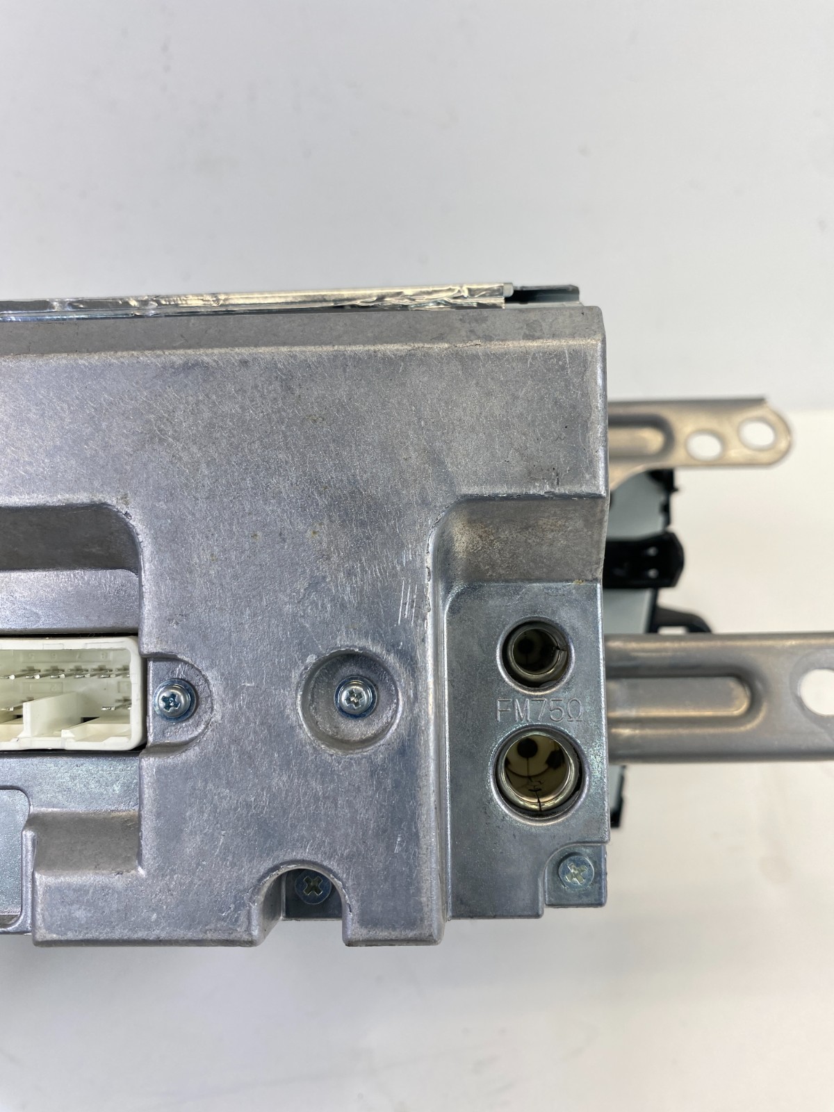 2010 2011 TOYOTA PRIUS RADIO RECEIVER CD DISC PLAYER MP3 WMA UNIT 8612047290 OEM