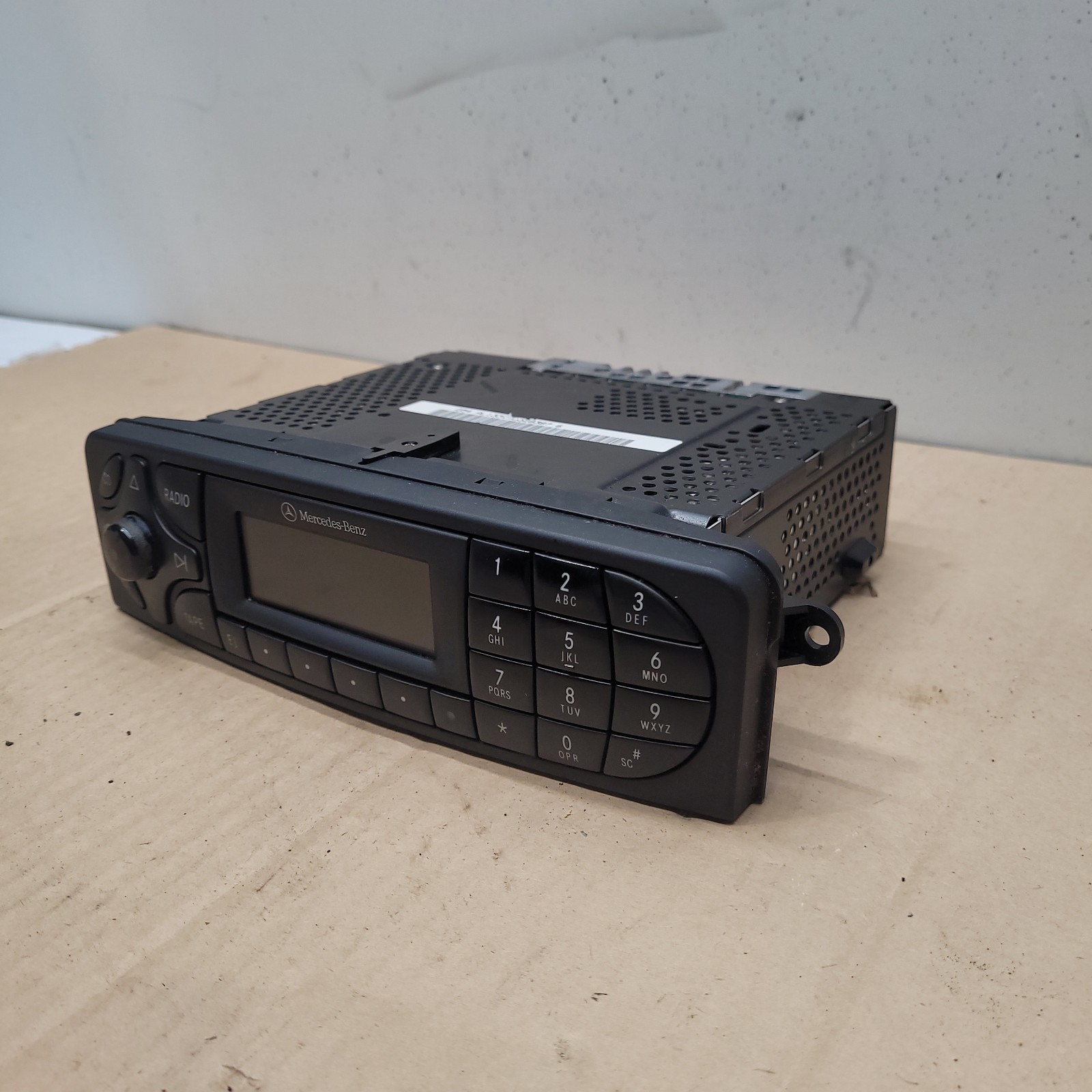 01-05 Mercedes W209 CLK500 C240 Radio Stereo Audio AM FM Unit 2038202586