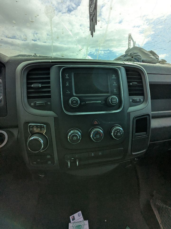 Audio Equipment Radio Classic Style Opt RA2 Fits 18-20 DODGE 1500 PICKUP 2321027