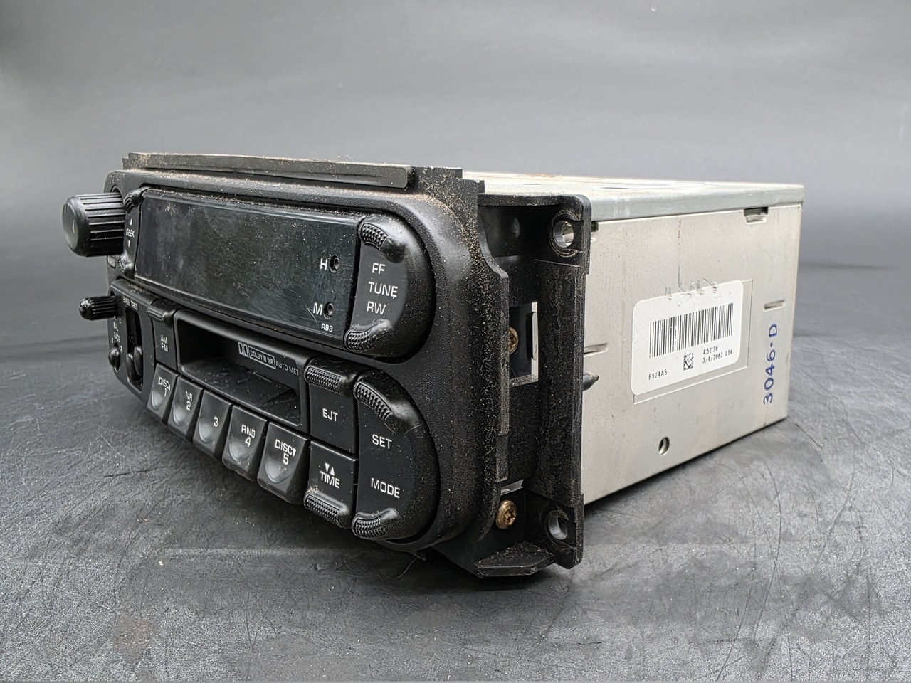 OEM Chrysler Dodge Jeep Cassette Radio 05064335AJ Used