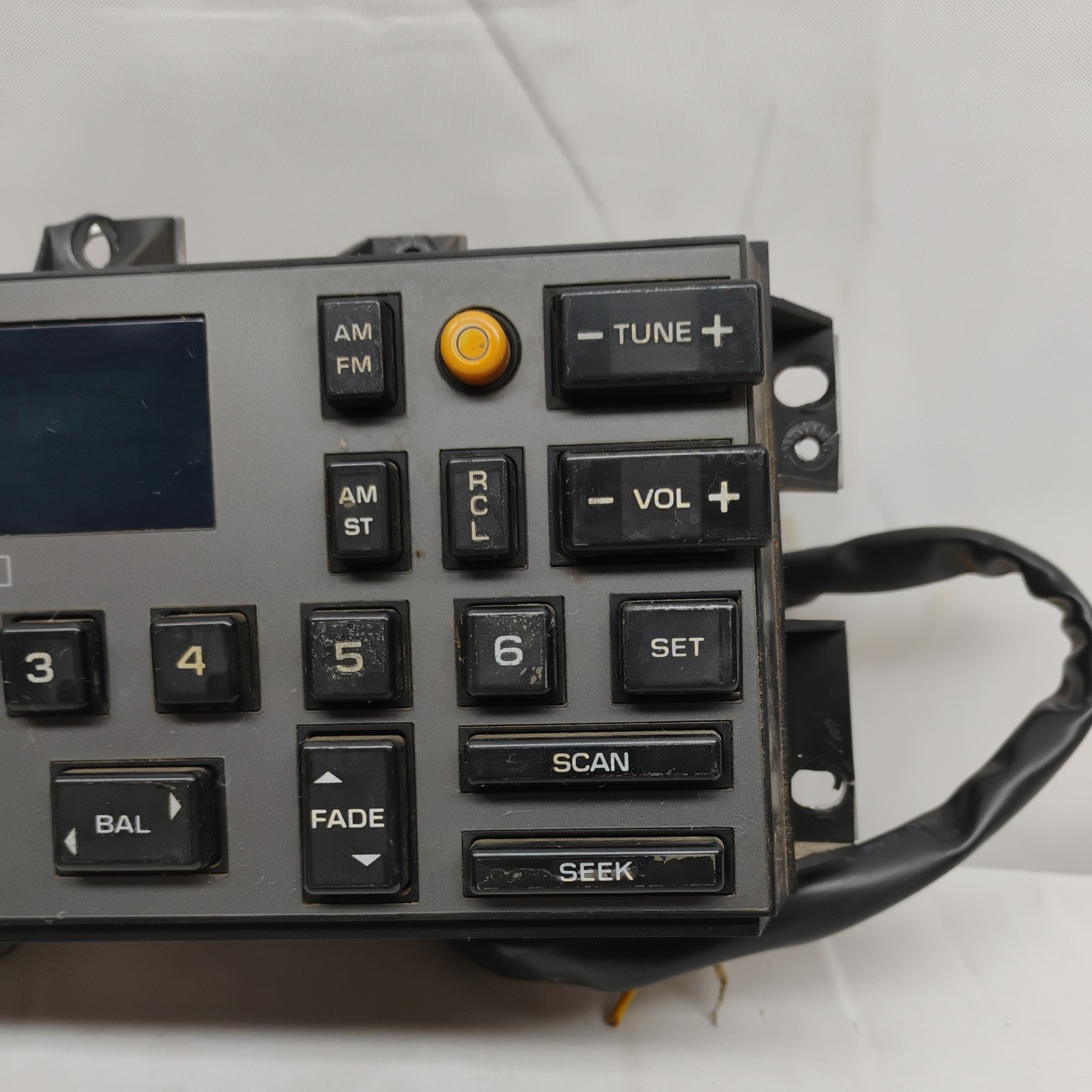 88-94 GMC Chevy Pickup Truck Suburban OBS Radio Stereo Delco Audio 16084245 OEM