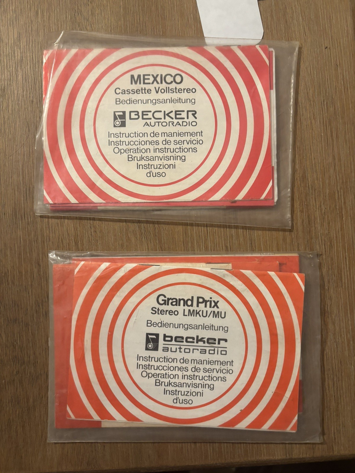 Mercedes Benz/Becker Europa and Mexico radio original Service Booklets 34 and 38